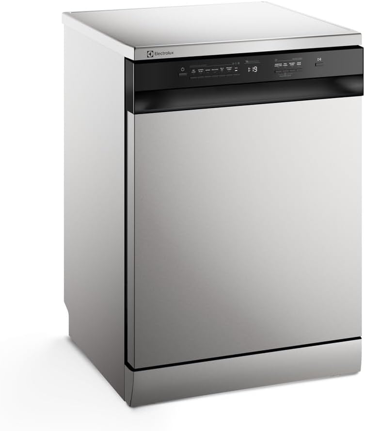 Mostrar dimensões visuais, presença da porta e encaixe do produto em ambiente de cozinha.