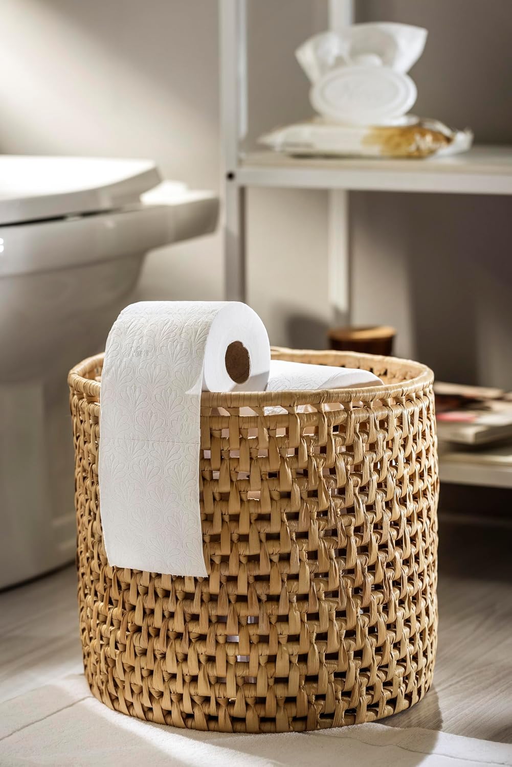 Evidencia os diferenciais funcionais do produto, principalmente o toque macio e a proposta premium com folha tripla.