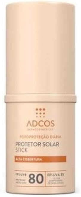 Destaca o formato em stick, a portabilidade e a apresentação premium da base, além de reforçar que é um produto de uso facial com proposta prática.