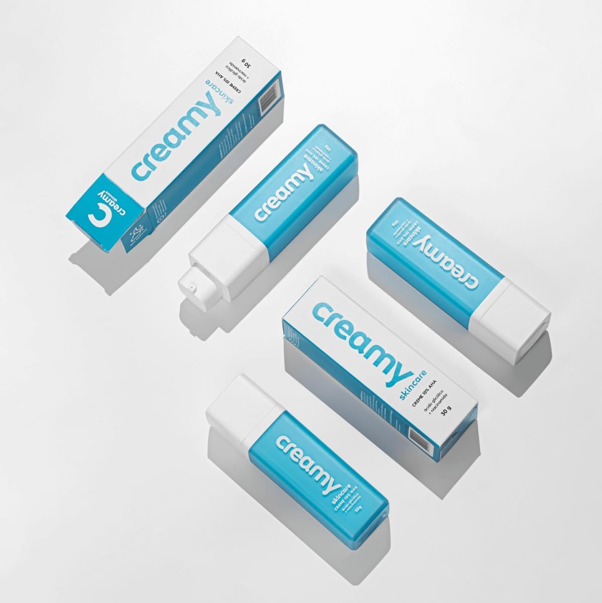 Contribui para comunicar posicionamento premium-funcional e reforçar a confiança no produto como tratamento facial.