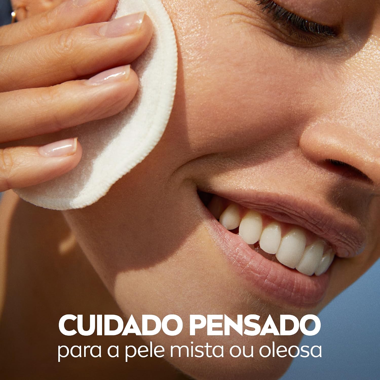 Reforça o principal apelo do produto: reduzir brilho e manter efeito matte ao longo do uso.