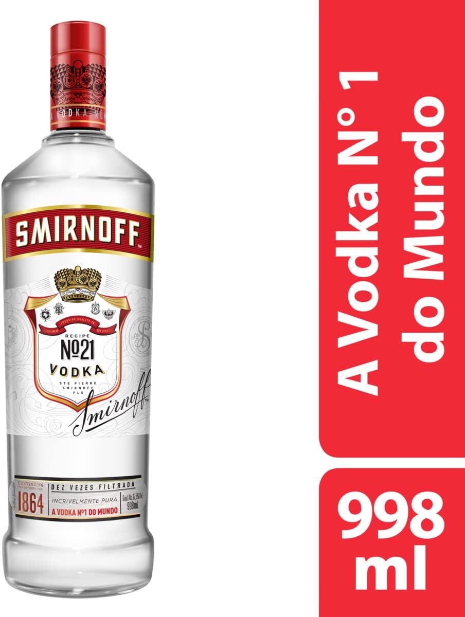 Ajuda a mostrar o tamanho físico do produto e a leitura do frasco em um contexto mais realista.